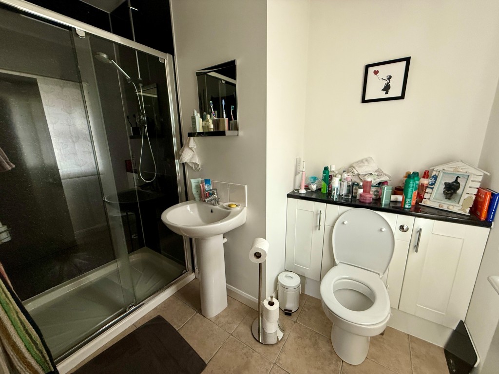 Lot: 27 - VACANT COMMERCIAL AND RESIDENTIAL PROPERTY - En-suite